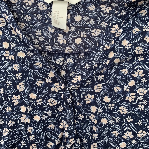 H&M Floral Button Quarter Sleeve Top - Picture 2 of 2